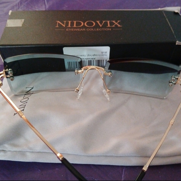 Sunglasses (Eyewear) - Picture 4 of 7